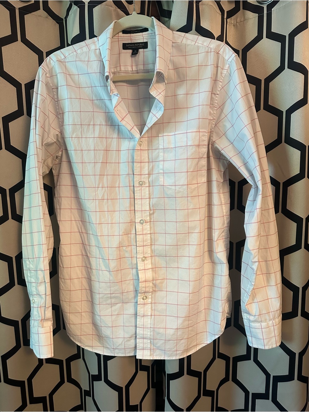 Banana Republic Men’s White Button-Up Shirt with Light Pink Windowpane
